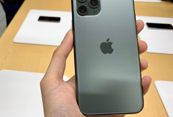 苹果12充电到80%不动了(苹果12充电充到百分之80就不动了)