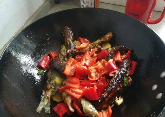 黄甲鱼怎么烧好吃(黄甲鱼怎么去腥)