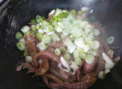 虾婆婆的剥法(虾婆婆的肉怎么做好吃)