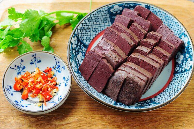 爆炒羊血怎么做好吃(家常炒羊血的做法大全)