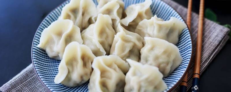 吃饺子蘸生抽还是老抽好(吃饺子蘸的是酱油还是生抽)