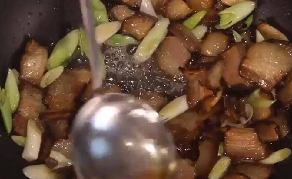 腊肉怎么炒好吃四川(腊肉怎么炒好吃最简单)