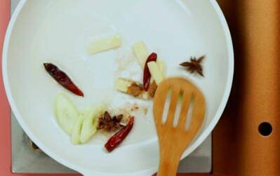 炒黄豆怎么做才有中药功效(炒黄豆怎么做才酥才脆)