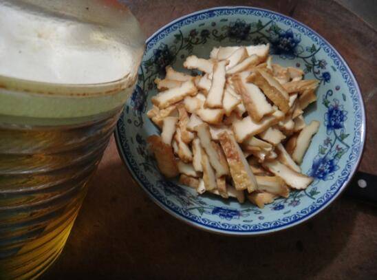 怎么炒豆干(怎么用芹菜炒豆干好吃)