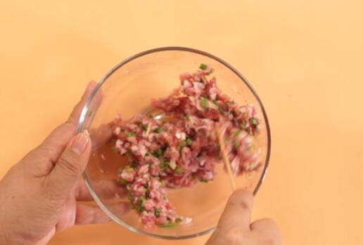 麻辣炒手做法步骤(抄手配料)