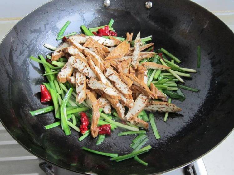 卤豆干怎样炒好吃(卤豆干怎么切来炒才漂亮)