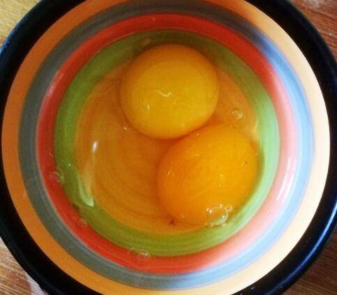 韭菜苔炒肉的家常做法(韭菜苔炒什么好吃)