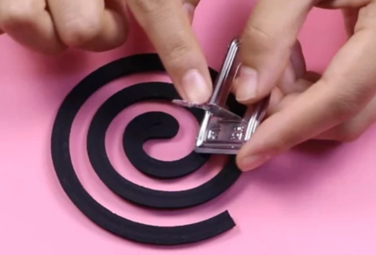 自制蚊香架子断了的蚊香也能用(蚊香架子烂了怎么点蚊香)