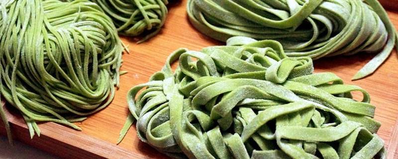 菠菜面条西红柿怎么做好吃(菠菜面条怎么做好吃)