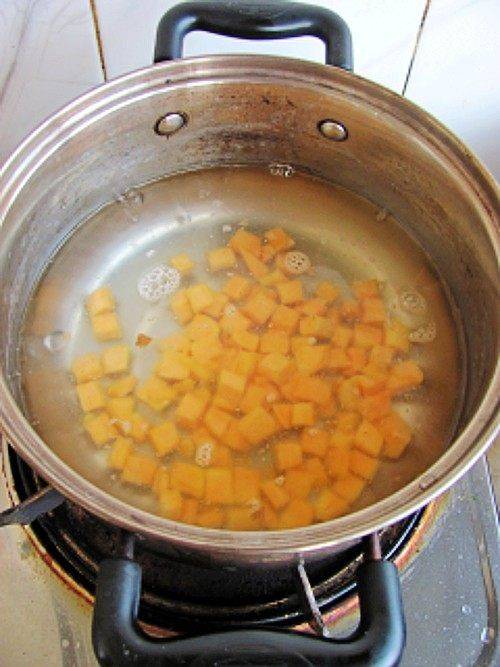 火腿肠炒玉米怎么做(炒玉米简单做法)