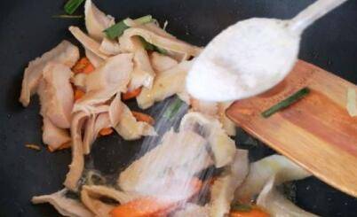 炒牛肚怎么炒不老(炒牛肚怎么炒才嫩)