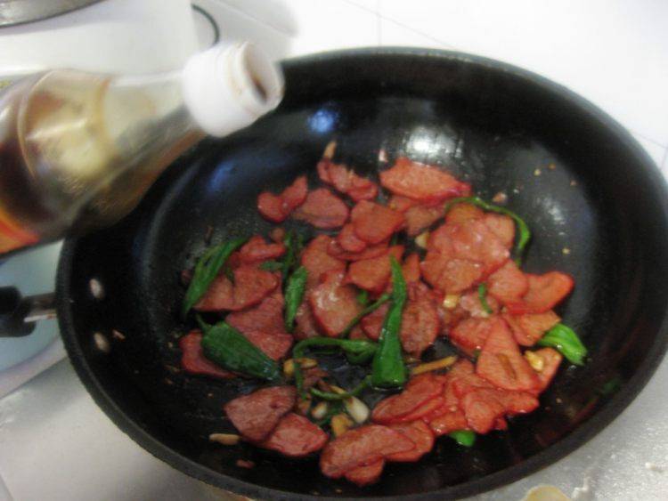 卤肉怎么炒好吃呢(卤肉怎么炒好吃又简单)