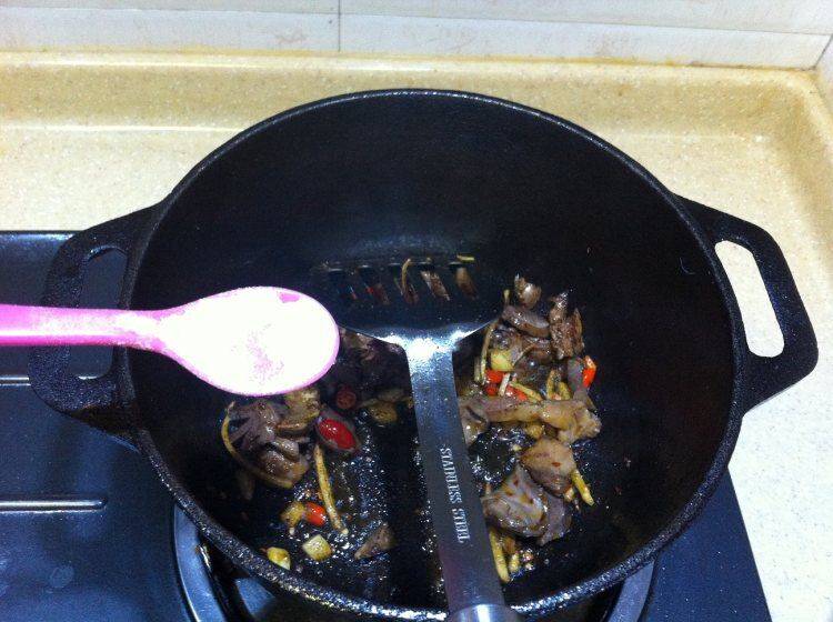 怎么炒鸡杂好吃(怎样炒鸡杂比较好)