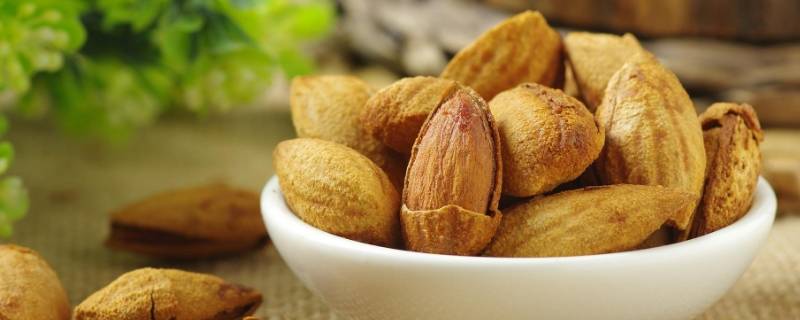 巴旦木仁里面发黄还能吃吗(巴旦木心是黄的能吃吗)