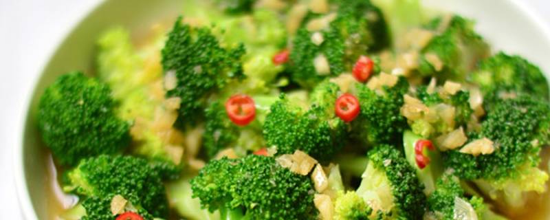 素炒西兰花如何炒才好吃(素炒西兰花怎么洗)