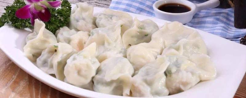 没有蒸屉怎么蒸饺子(没有蒸笼用盘子怎么蒸饺子)