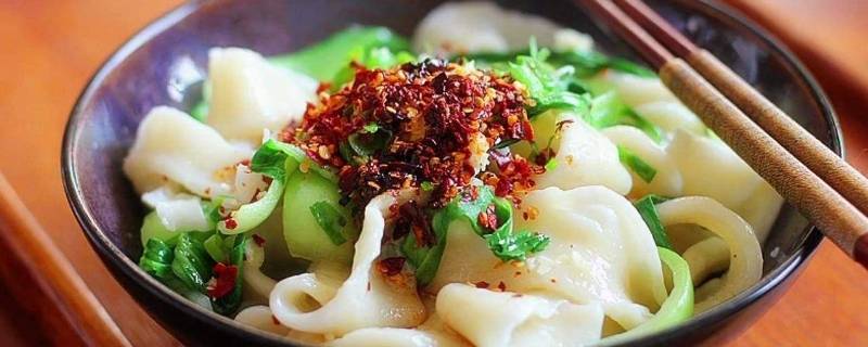 油泼面煮好后过凉水吗(做油泼面醒面一般要多长时间)