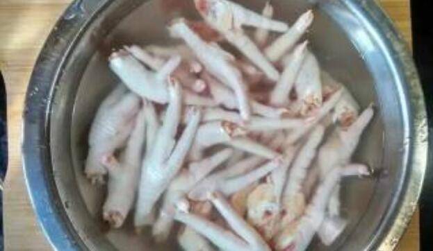 肉蟹煲鸡爪怎么煮的软烂(肉蟹煲鸡爪怎么更软烂)