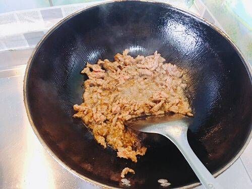 青椒牛肉丝怎么炒又嫩又好吃(怎样炒牛肉丝好吃家庭版)