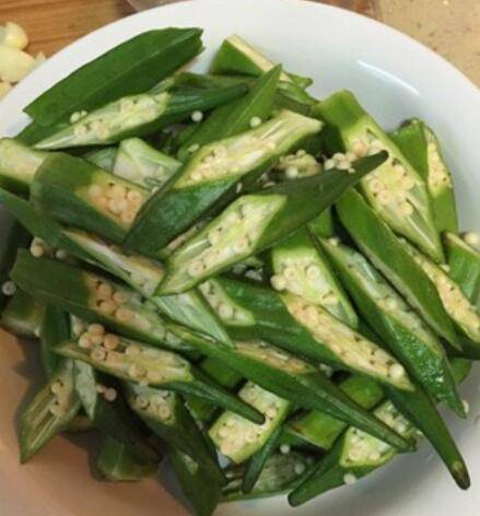 秋葵炒肉怎么炒才好吃(秋葵炒肉怎么煮)