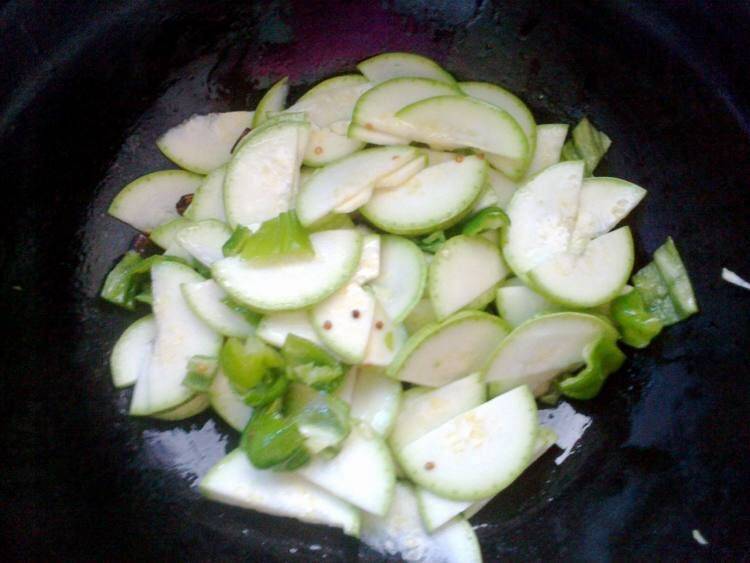 炒北瓜怎么做好吃(炒北瓜怎么炒才好吃)