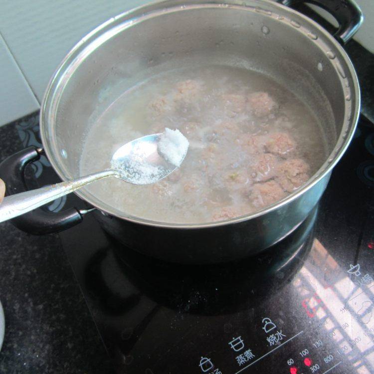 清水丸子肉馅怎么调(清水丸子肉馅怎么调窍门)