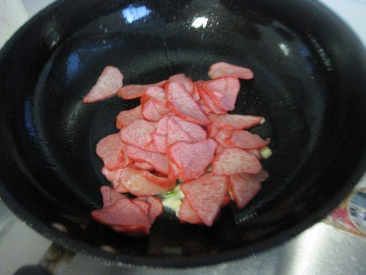 卤肉怎么炒好吃呢(卤肉怎么炒好吃又简单)