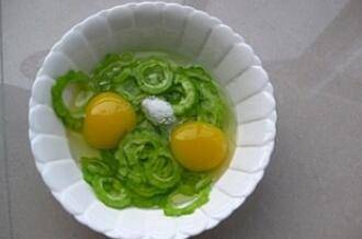 苦瓜怎么做好吃凉拌菜(苦瓜怎么做好吃又降火)