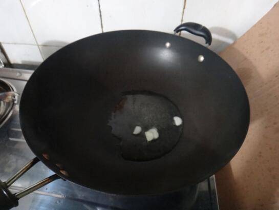 怎么炒豆干(怎么用芹菜炒豆干好吃)