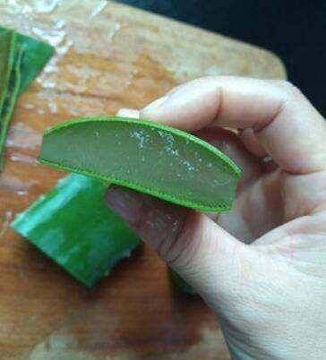 怎么炒芦荟(爆炒芦荟的教程)