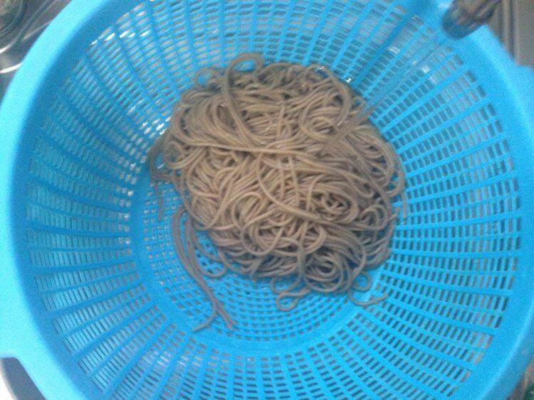 荞麦冷面做法简单(荞麦冷面怎么做出来的)