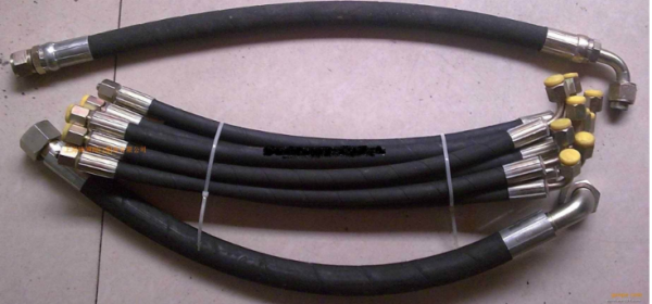 什么是油耳朵图片(什么是油腻的男生)