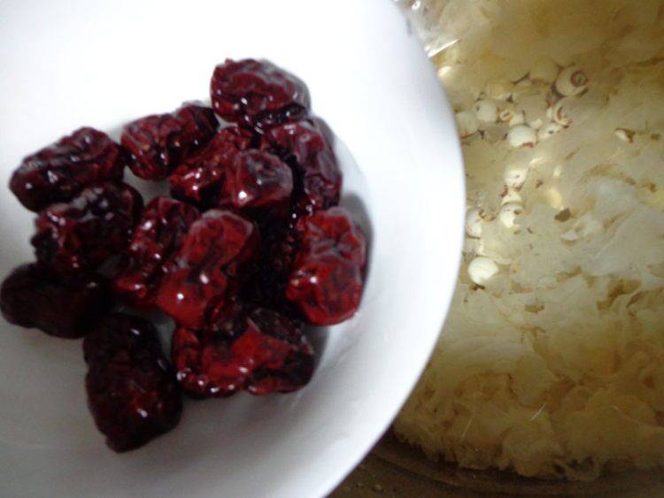 新鲜莲子米怎么做才好吃又营养(新鲜的莲子做什么才好吃)