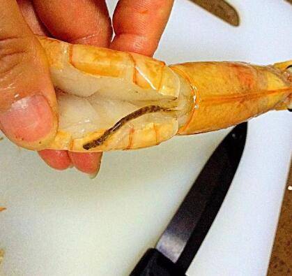 怎么洗虾子挑虾线(怎么洗虾子才洗得干净)