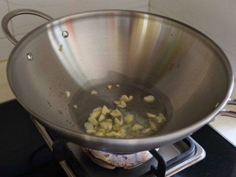 青菜怎么炒好吃又嫩(青菜怎么炒好吃大全)