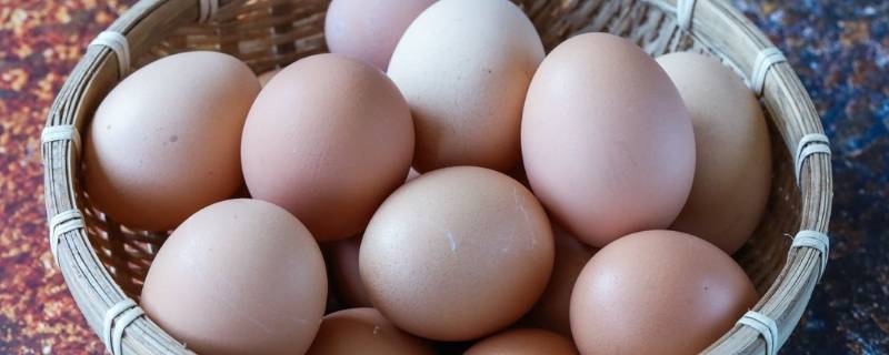 鸡蛋晃动有响声能吃吗(鸡蛋里面晃动了还能吃吗)