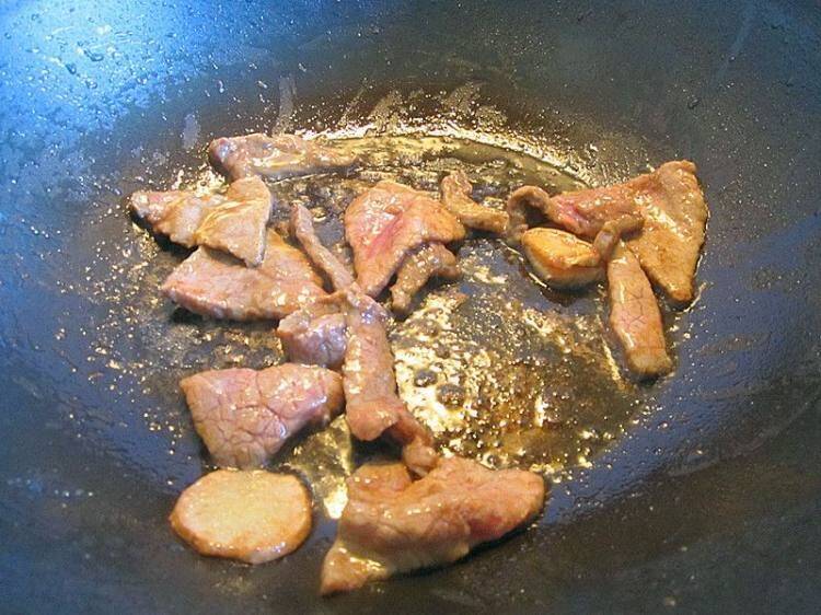番茄炒牛肉块做法(番茄炒牛肉是怎么做的)