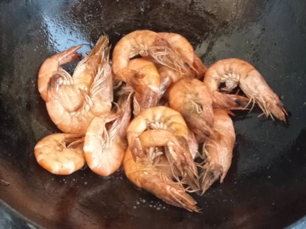 虾怎么炒好吃家常(家常的虾怎么炒好吃)