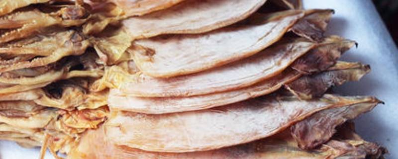 干的墨鱼有点长霉点能吃不(干墨鱼发白色霉了还能吃吗)