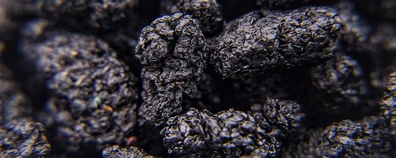 桑葚干怎么分辨是不是硫磺(怎么判断桑葚干是不是硫磺)