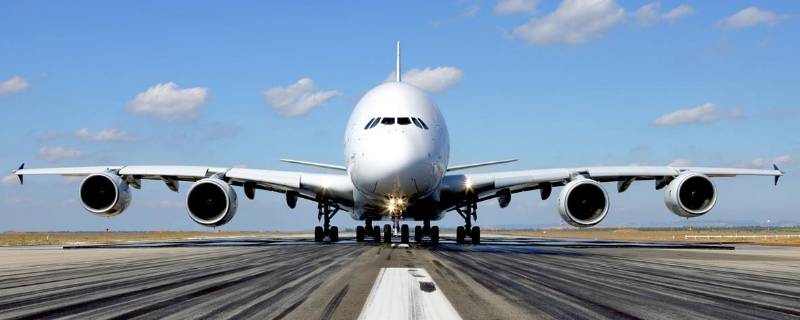 联航允许登机的行李箱尺寸和重量(乘坐飞机的行李箱是什么尺寸)