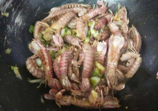 虾婆婆的剥法(虾婆婆的肉怎么做好吃)