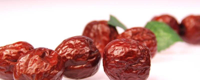 炒红枣是整个炒还是切片来炒(炒红枣要炒到什么程度窍门)
