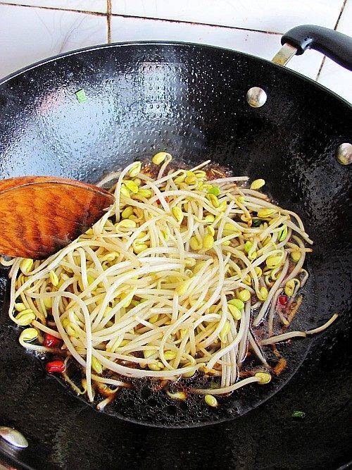 豆芽粉丝怎么炒好吃视频(豆芽粉丝怎么做的)