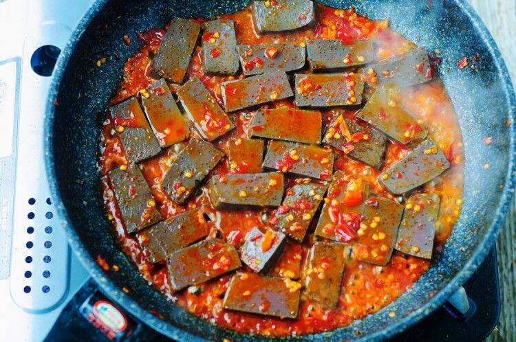 爆炒羊血怎么做好吃(家常炒羊血的做法大全)