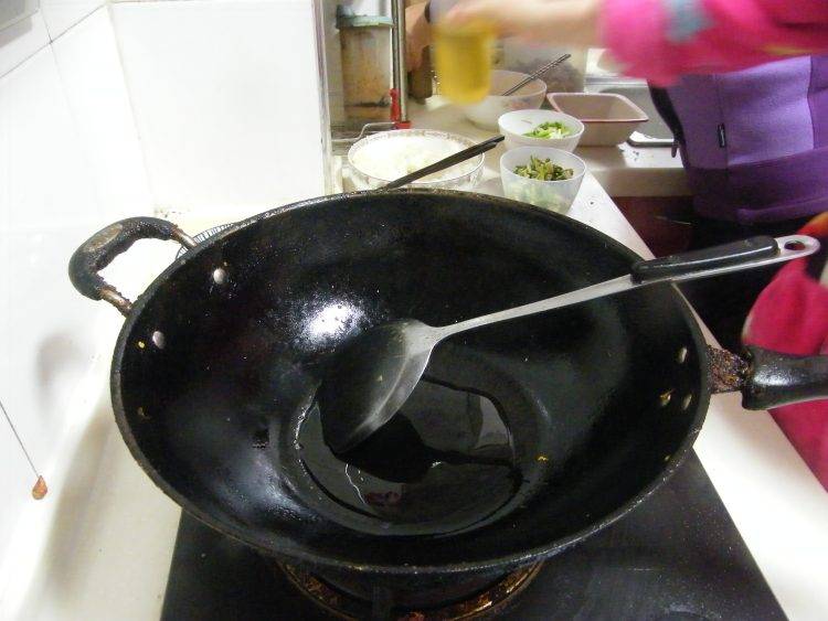 猪小肠怎么炒脆(猪小肠怎么炒又脆又好吃)