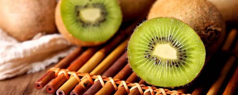 什么是含碱性食物和水果(含碱性的食物和水果有哪些)