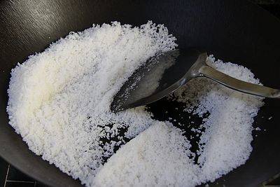 怎么炒粗盐不爆炸(怎么炒生菜好吃)