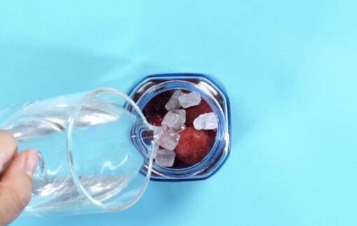 十斤白酒泡多少蓝莓(十斤白酒泡多少杨梅多少冰糖)