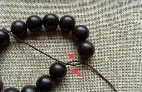 手串扣怎么打结的(手串扣怎么系金刚结)